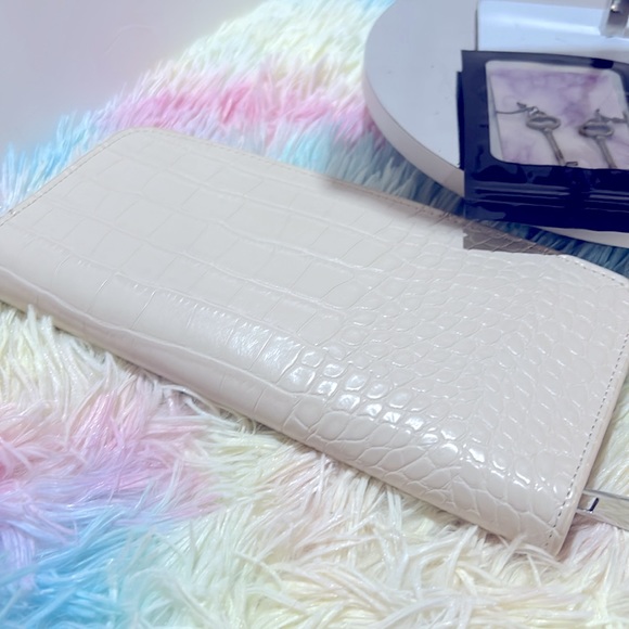 NWOT A New Day Shoulder Bag & Wallet you can Use this as A Hang on Shoulder - Picture 6 of 15